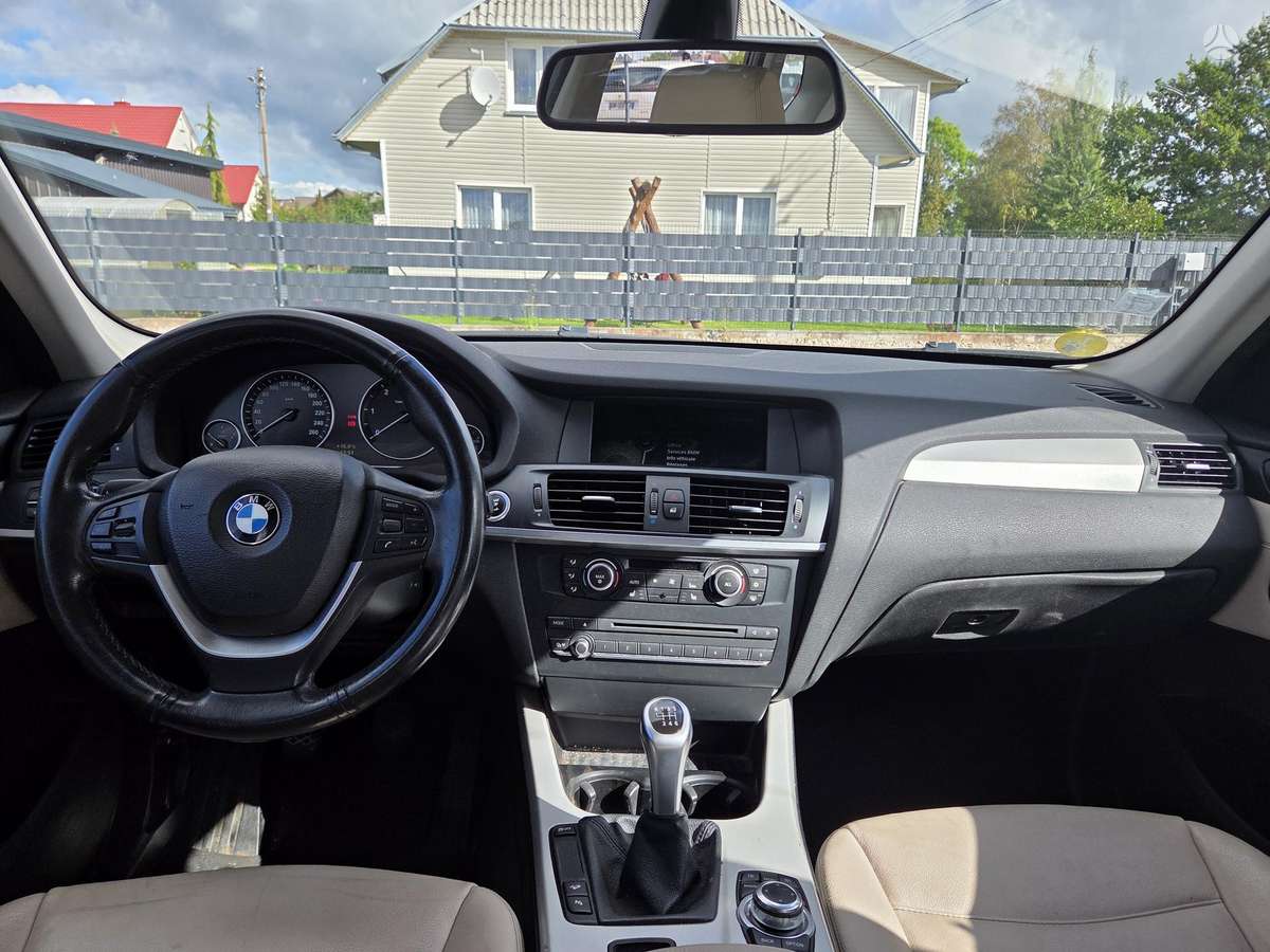 BMW X3 2011 — photo 9