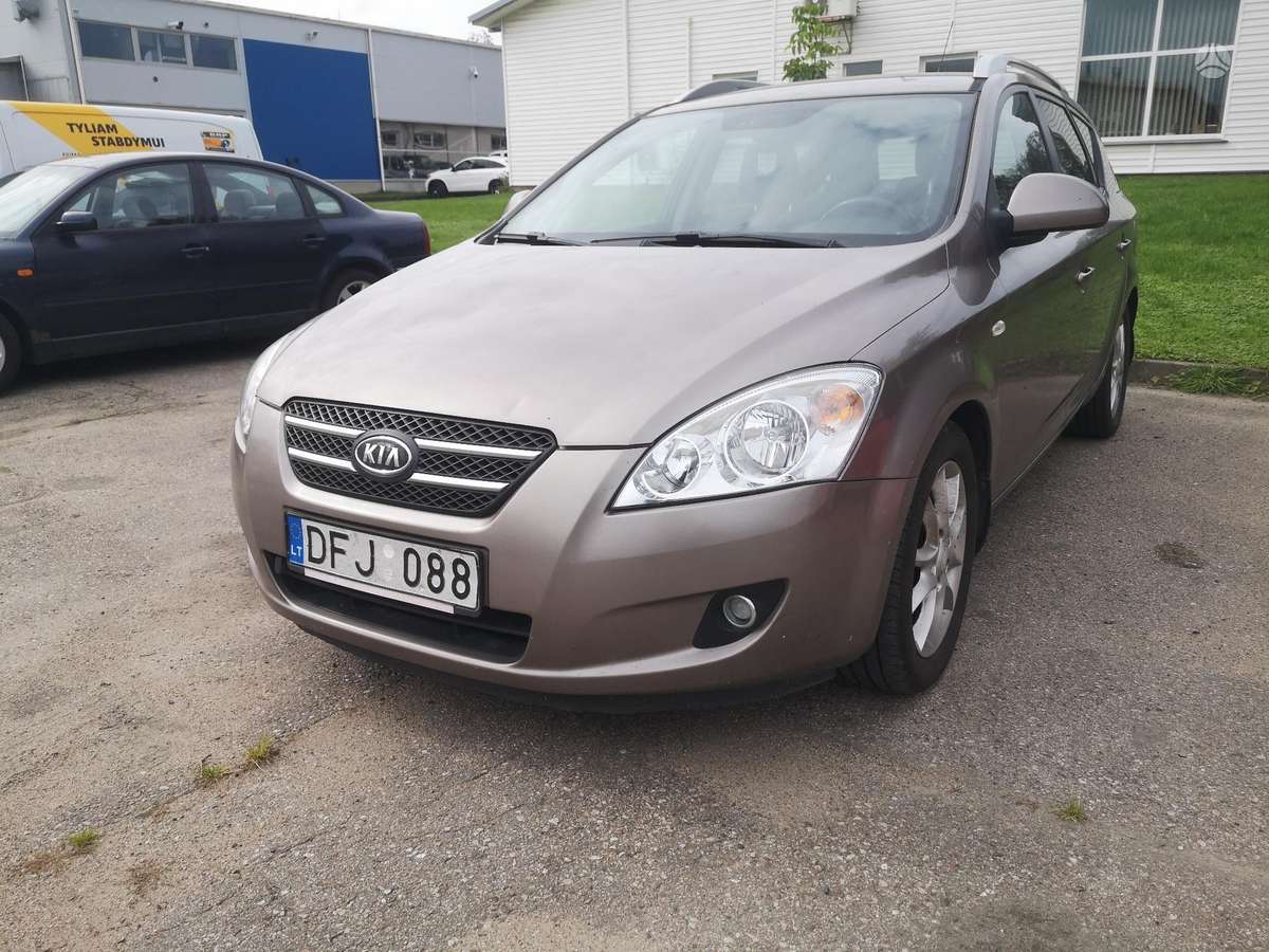 Kia Ceed 2007 — вигляд ззаду