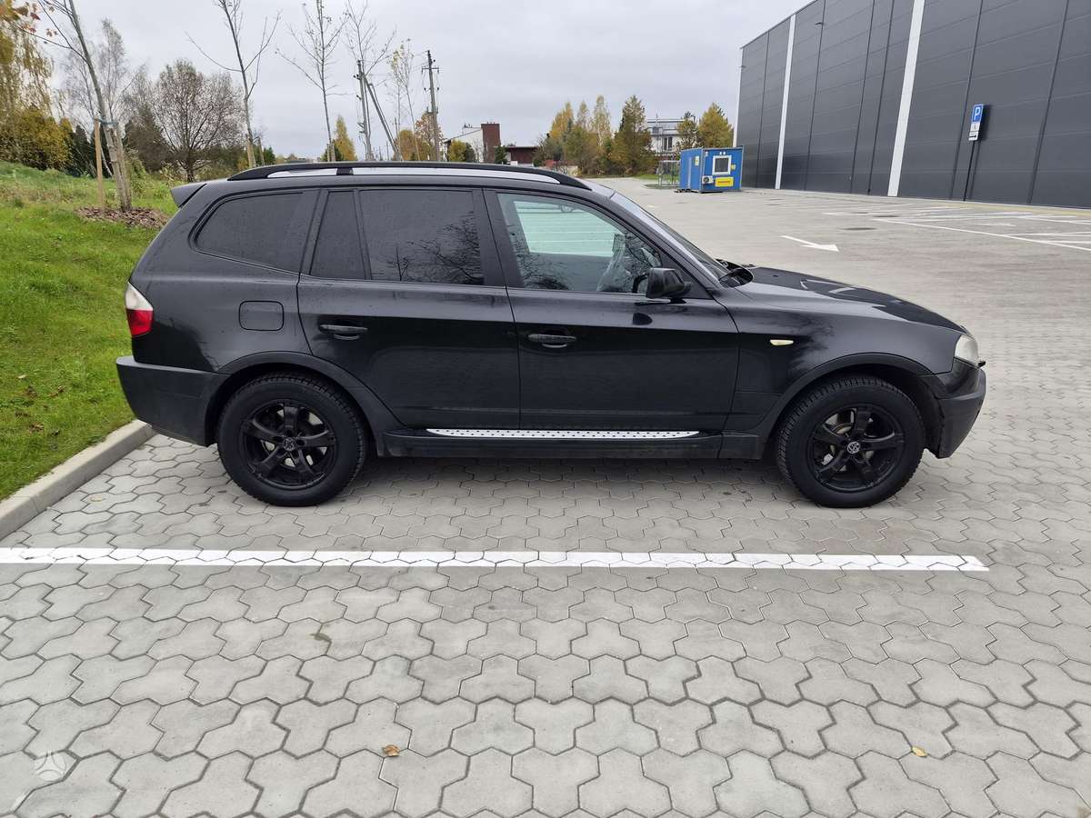 BMW X3 2004 — салон