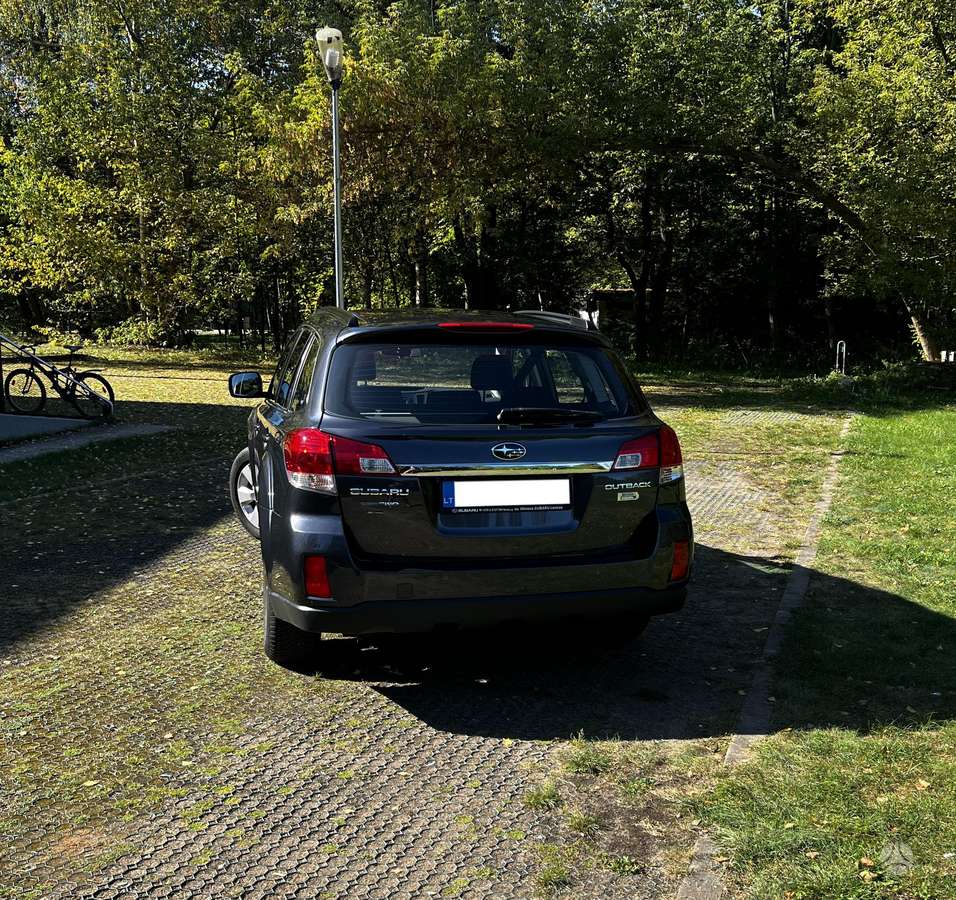 Subaru Outback 2012 — interior