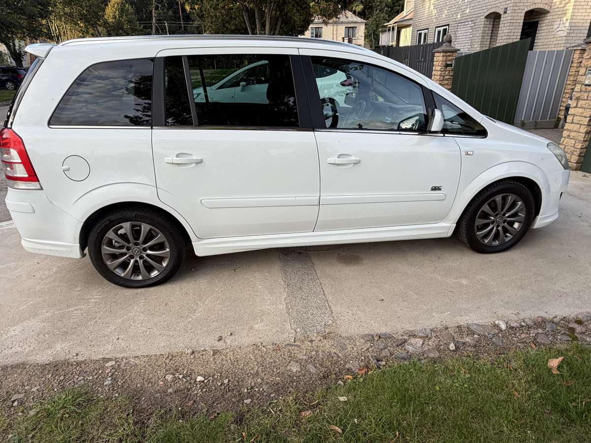 Opel Zafira 2010 — engine 1910 cm³, 150 HP (110kW)