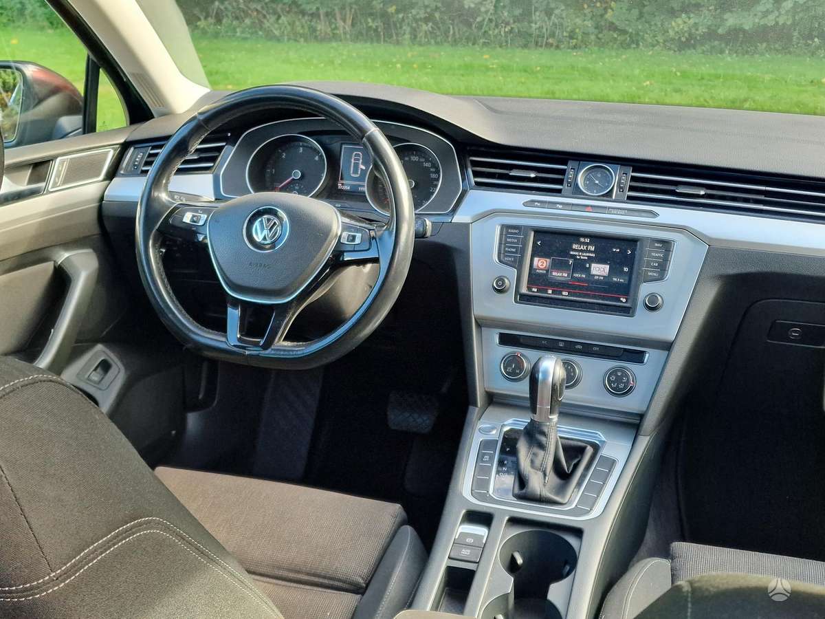 Volkswagen Passat 2015 — фото 12