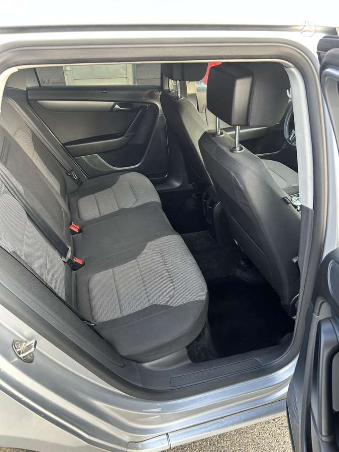 Volkswagen Passat 2011 — photo 5