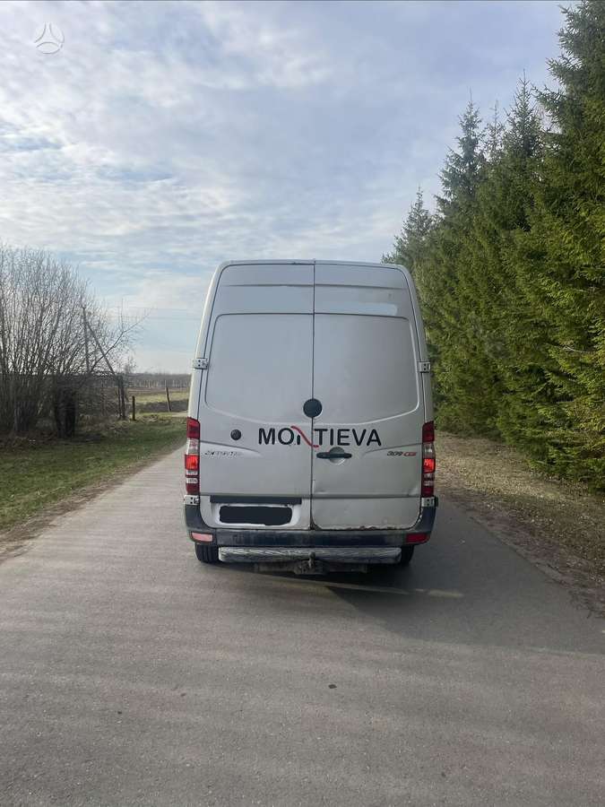 Mercedes-Benz Sprinter 2005 — engine 2200 cm³, 109 HP (80kW)