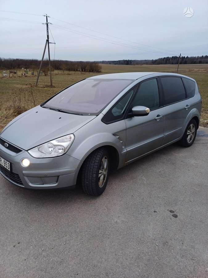 Ford S-MAX 2009 — rear view