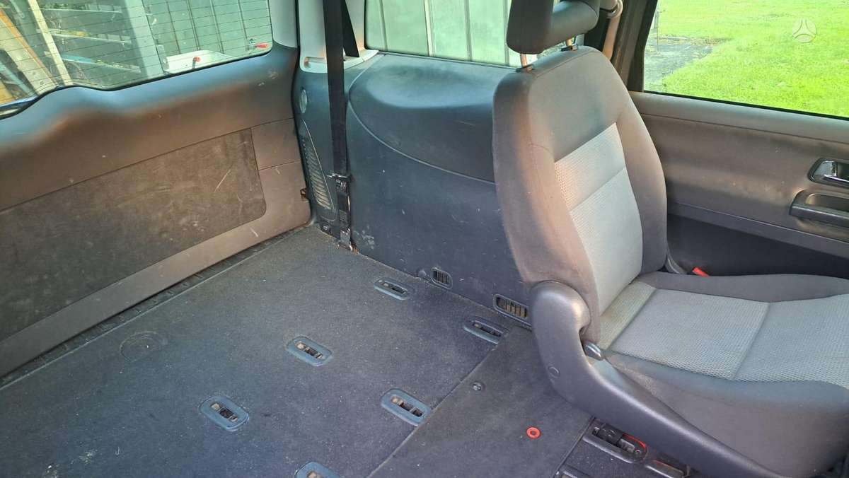 Seat Alhambra 2007 — photo 10