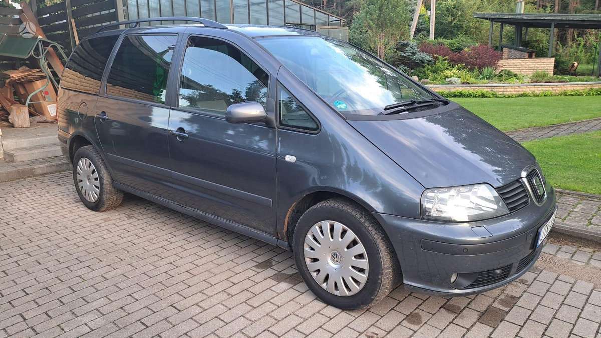 Seat Alhambra 2007 — rear view