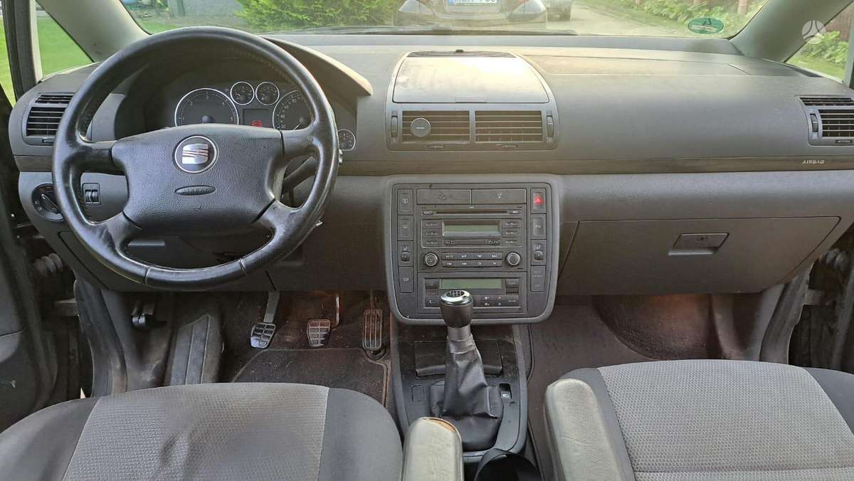Seat Alhambra 2007 — photo 6