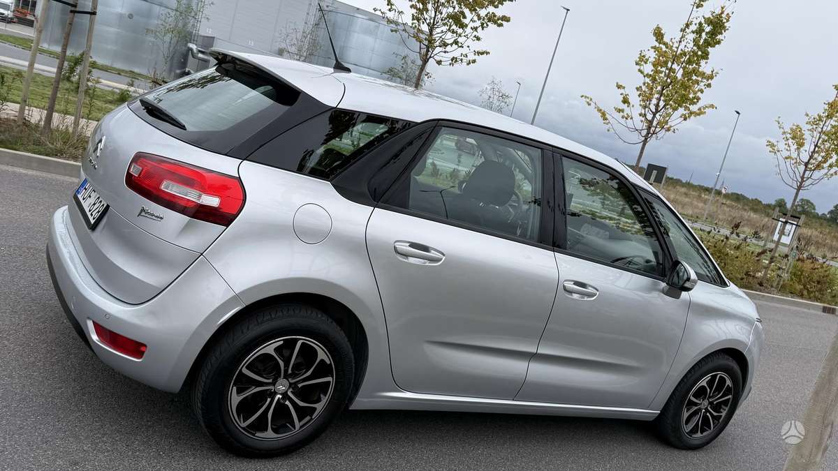 Citroen C4 2014 — interior