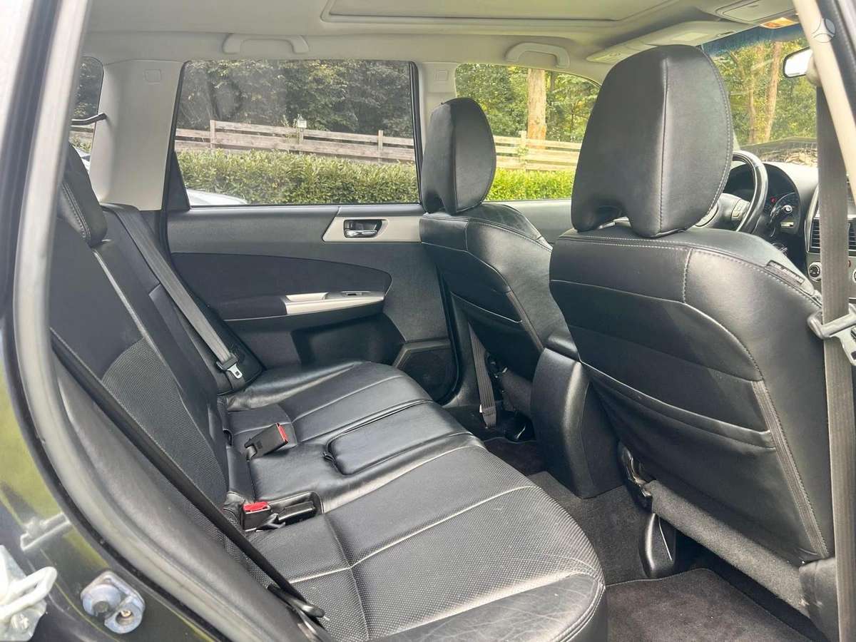 Subaru Forester 2010 — photo 13