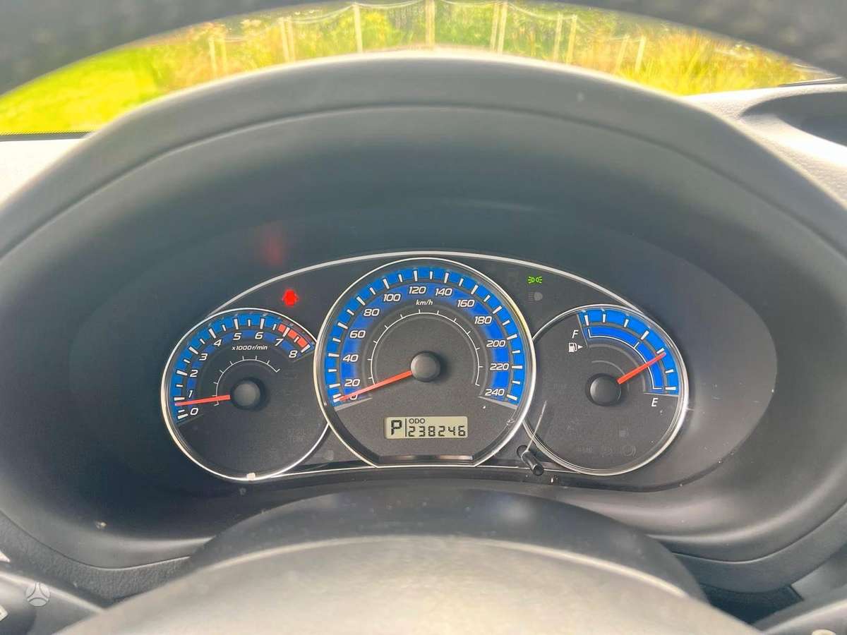 Subaru Forester 2010 — photo 14