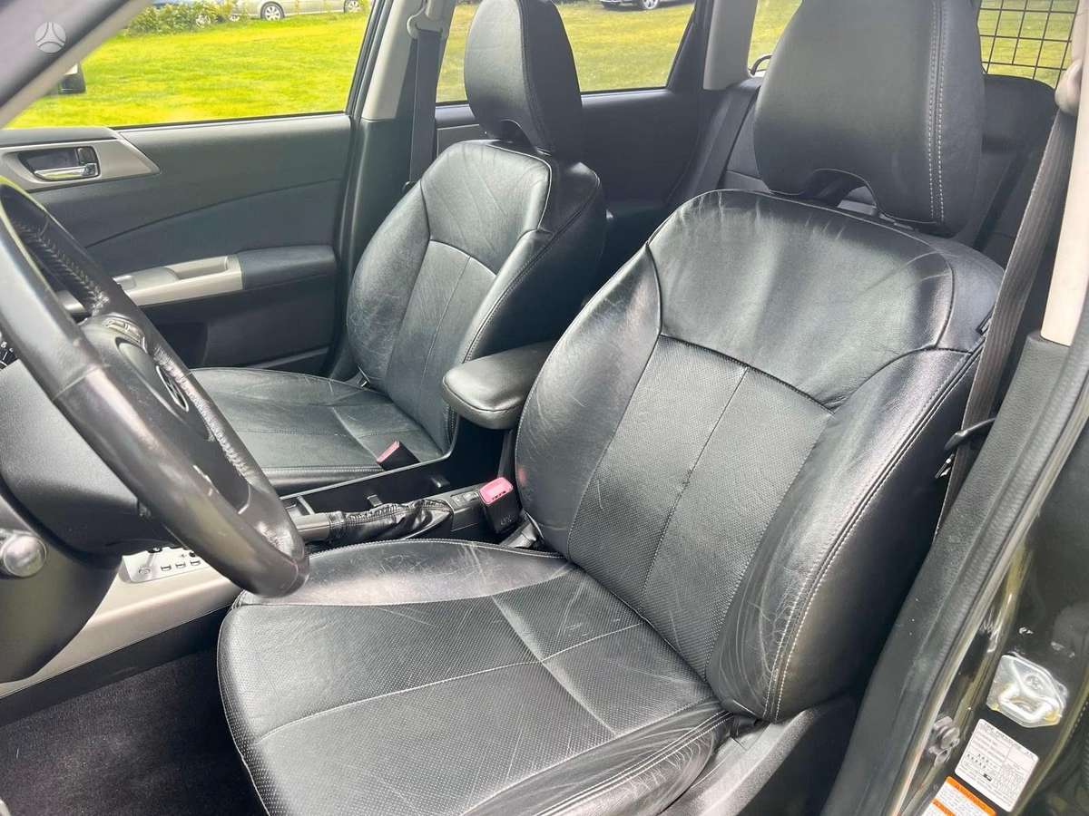Subaru Forester 2010 — photo 15