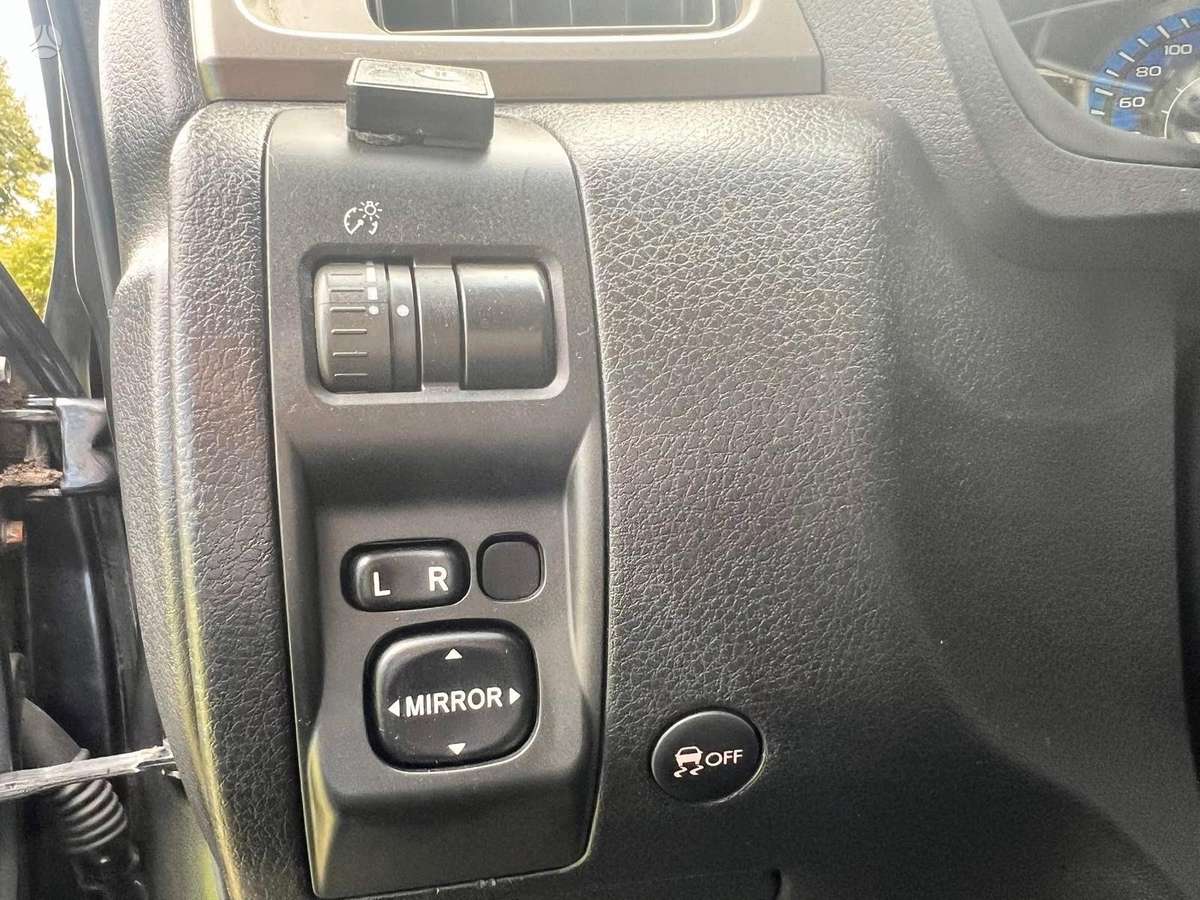 Subaru Forester 2010 — photo 16