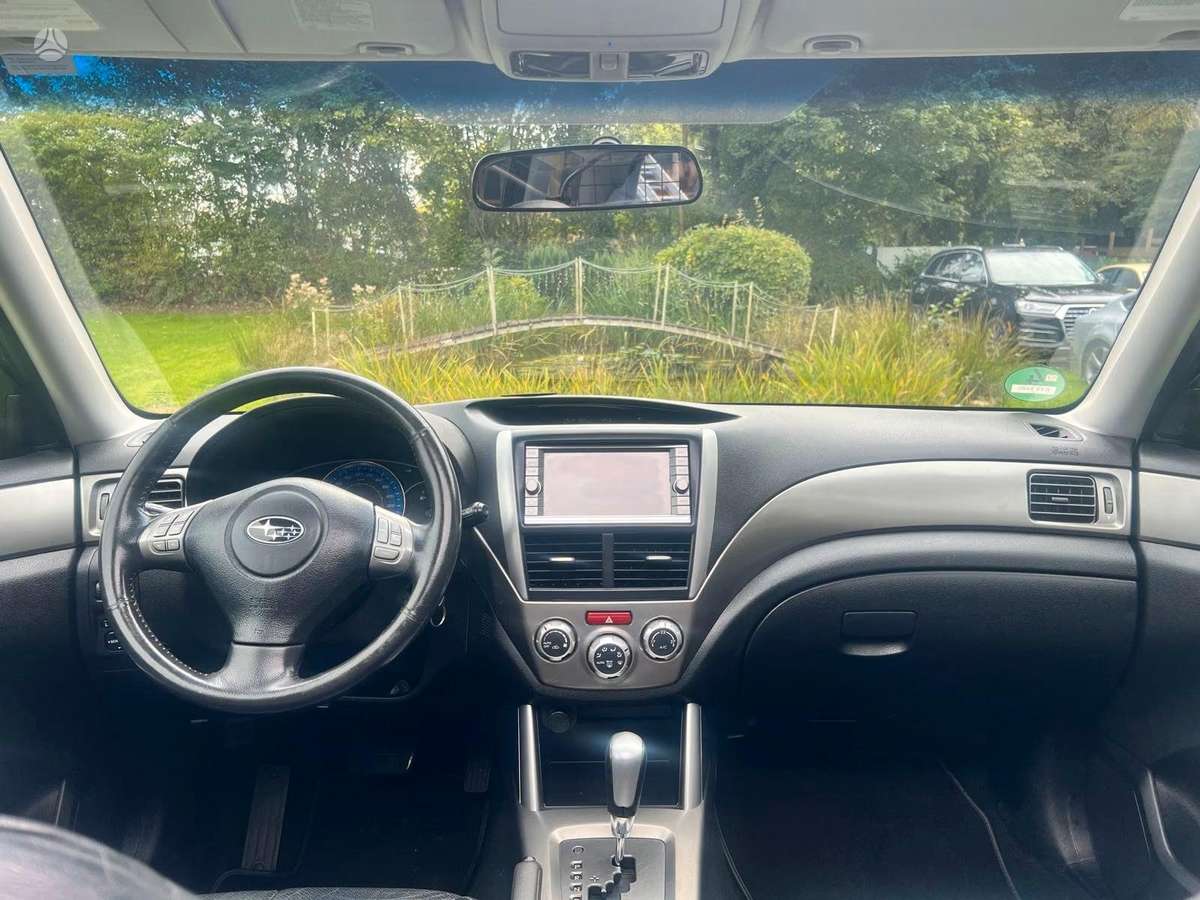 Subaru Forester 2010 — photo 17