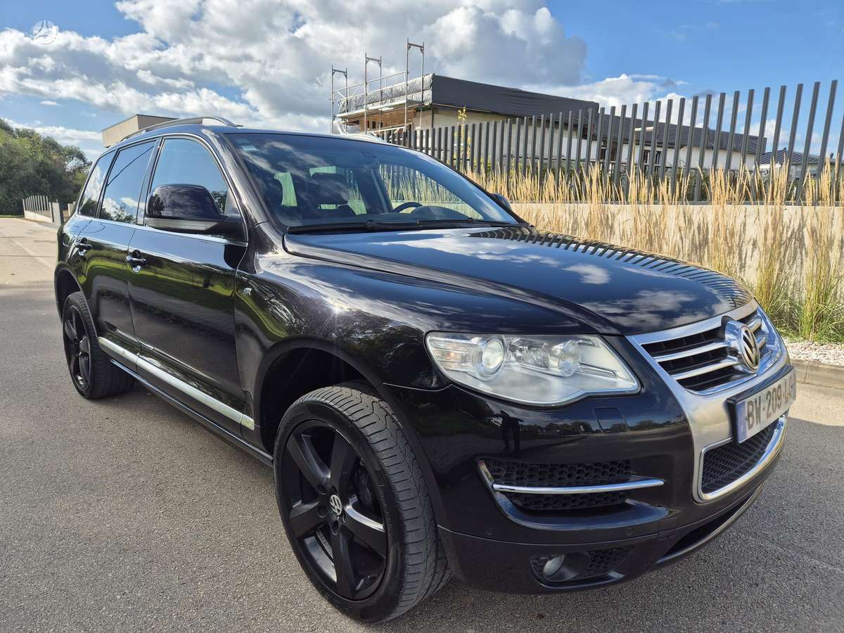 Volkswagen Touareg 2008 — вигляд ззаду