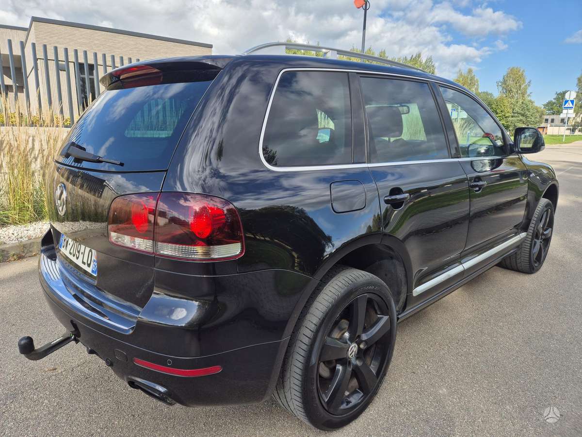 Volkswagen Touareg 2008 — двигун 2967 cm³, 239 HP (176kW)