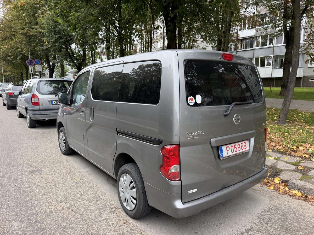 Nissan NV200 2012 — photo 10