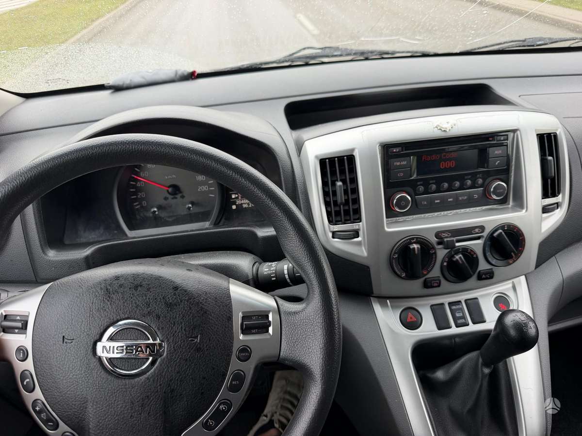 Nissan NV200 2012 — photo 8