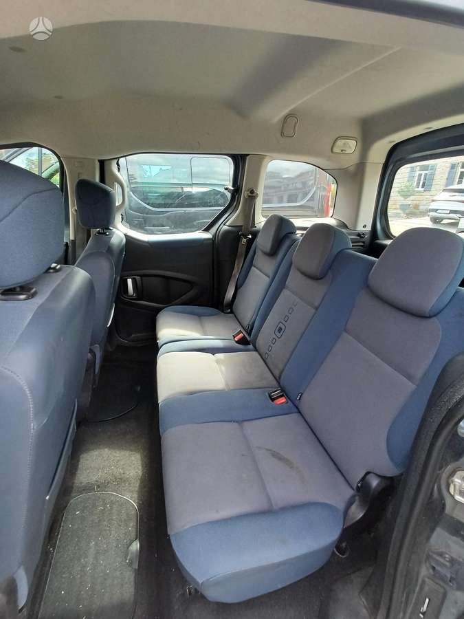 Nissan NV200 2012 — photo 9