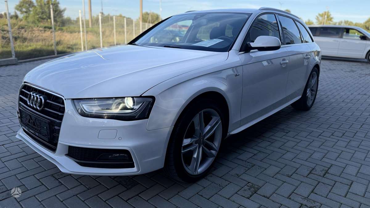 Audi A4 2015 — rear view