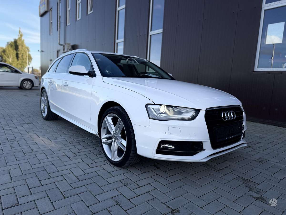 Audi A4 2015 — interior