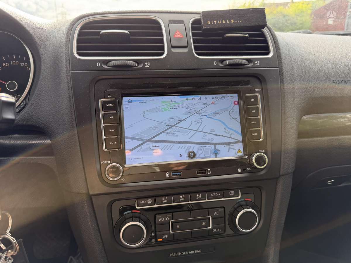 Volkswagen Golf 2010 — photo 8