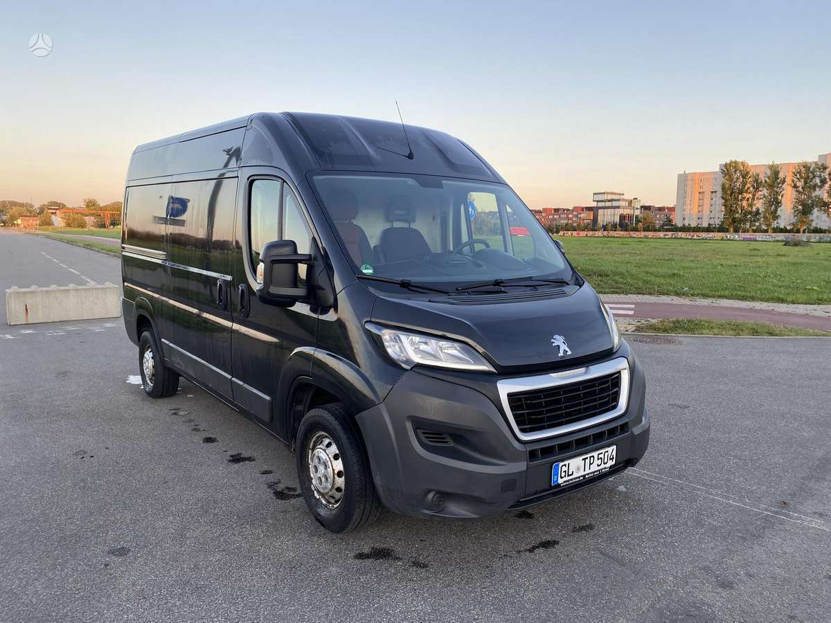 Peugeot Boxer 2015 — interior
