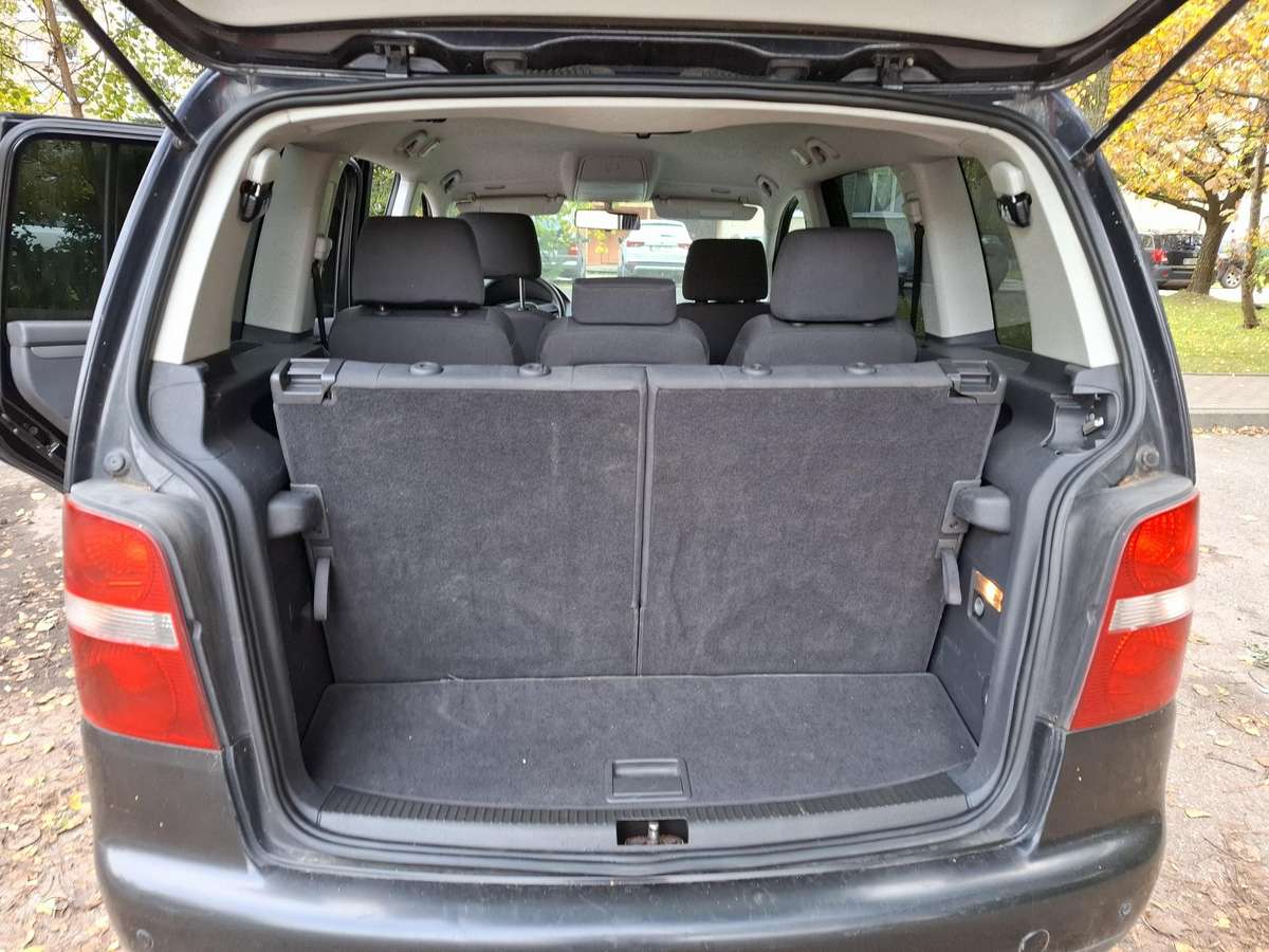Volkswagen Touran 2006 — двигун 1896 cm³, 105 HP (77kW)