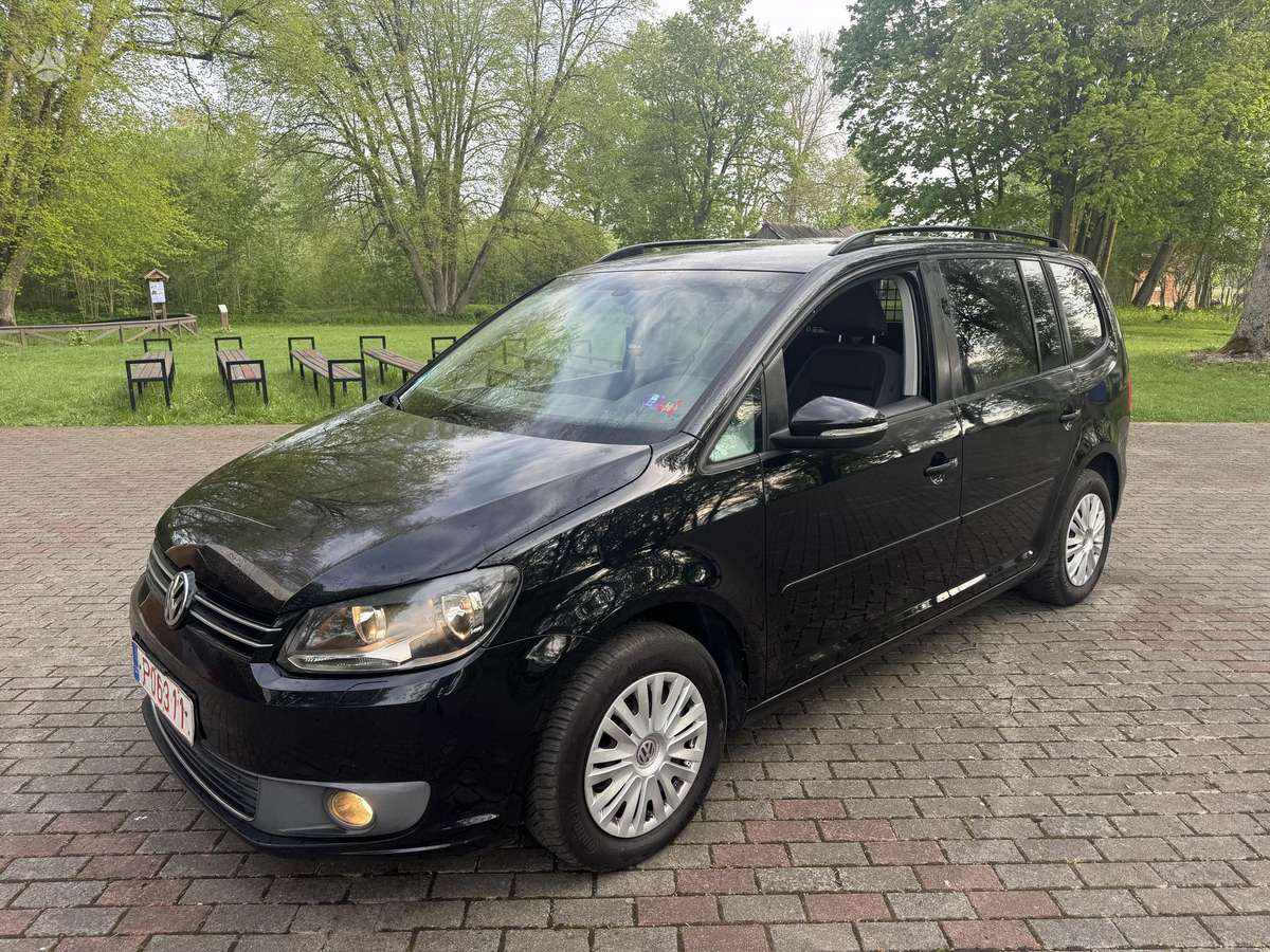 Volkswagen Touran 2011 — двигун 1598 cm³, 105 HP (77kW)