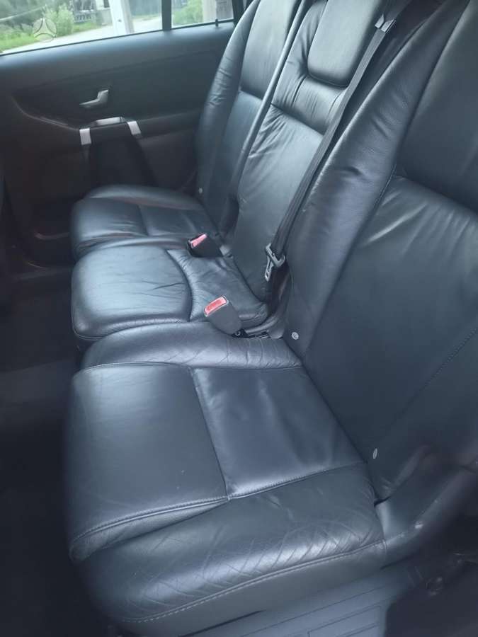Volvo XC90 2010 — photo 17