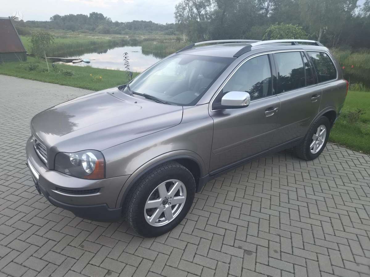 Volvo XC90 2010 — interior
