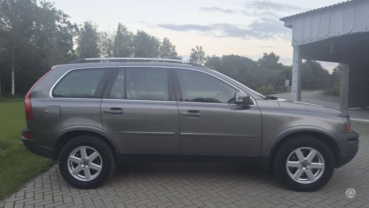 Volvo XC90 2010 — photo 8