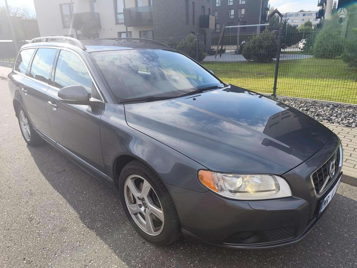 Volvo V70 2012 — салон