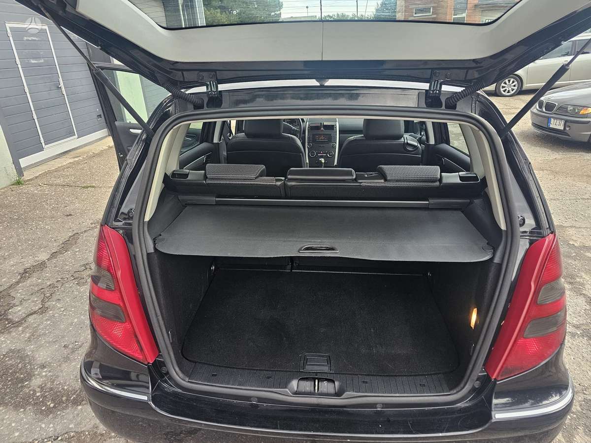 Mercedes-Benz A180 2004 — interior