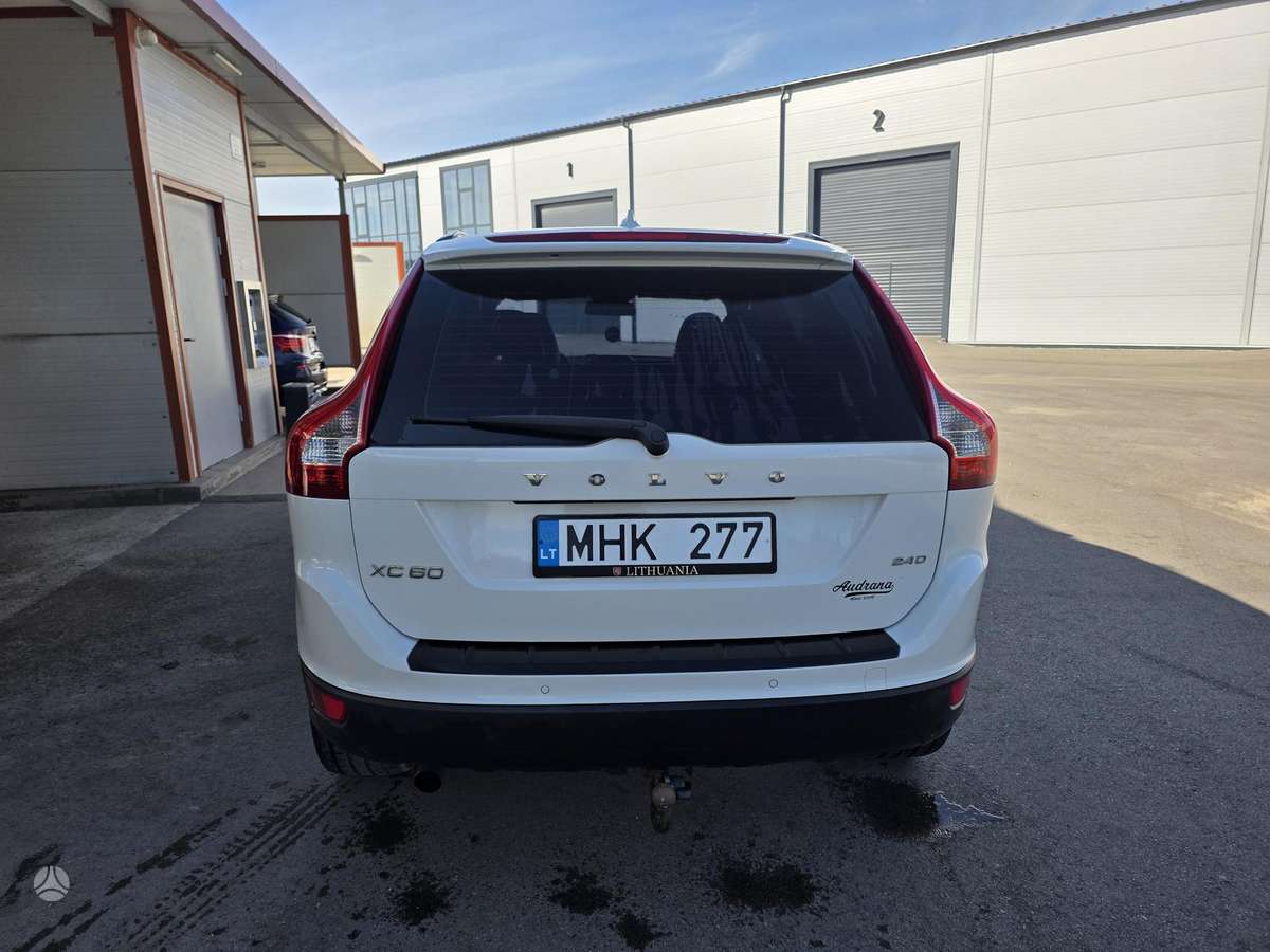 Volvo XC60 2010 — photo 5