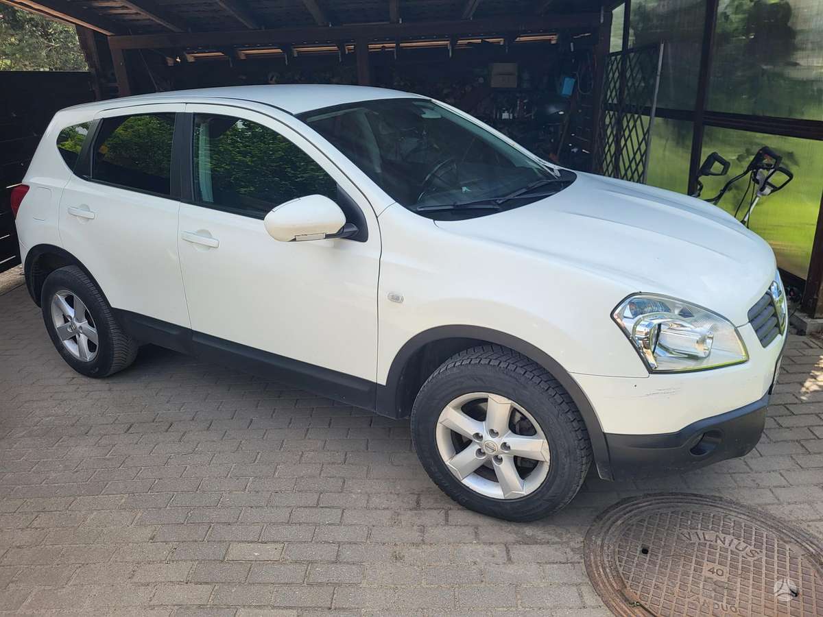 Nissan Qashqai 2008 — rear view