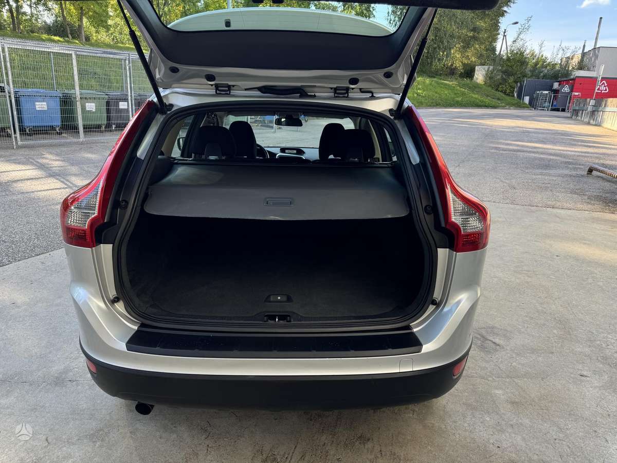 Volvo XC60 2010 — photo 5