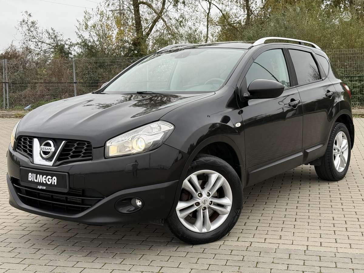 Nissan Qashqai 2011 — rear view