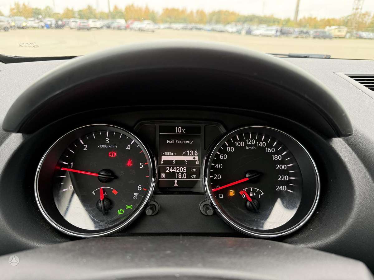 Nissan Qashqai 2011 — photo 25