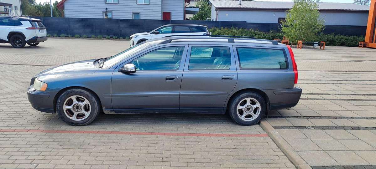 Volvo V70 2007 — engine 2400 cm³, 163 HP (120kW)