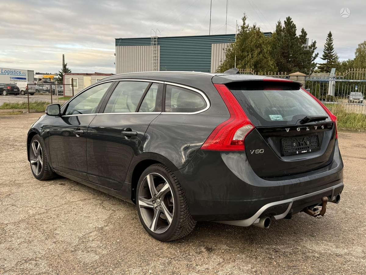 Volvo V60 2011 — двигун 1560 cm³, 116 HP (85kW)