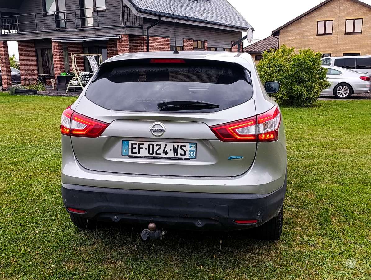 Nissan Qashqai 2015 — engine 1461 cm³, 110 HP (81kW)
