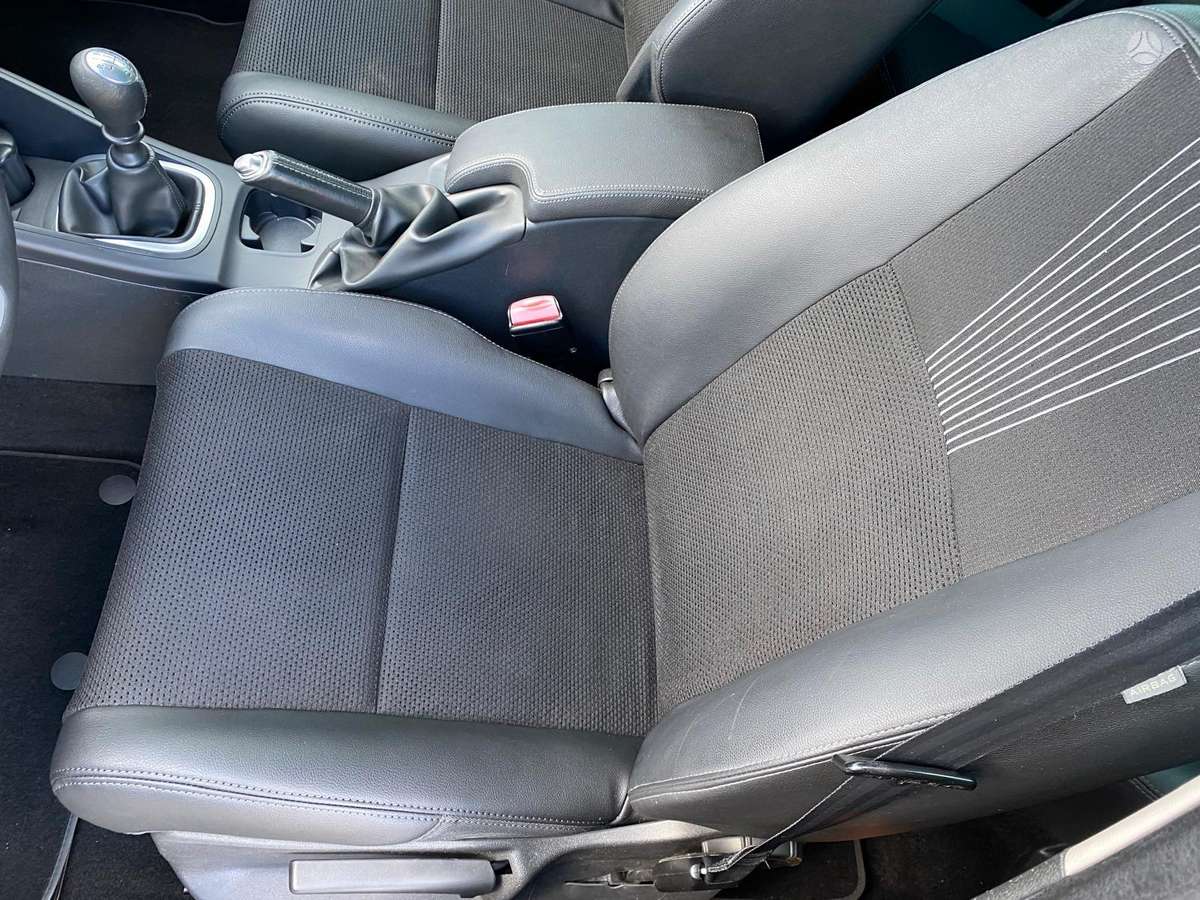 Renault Megane 2011 — photo 10