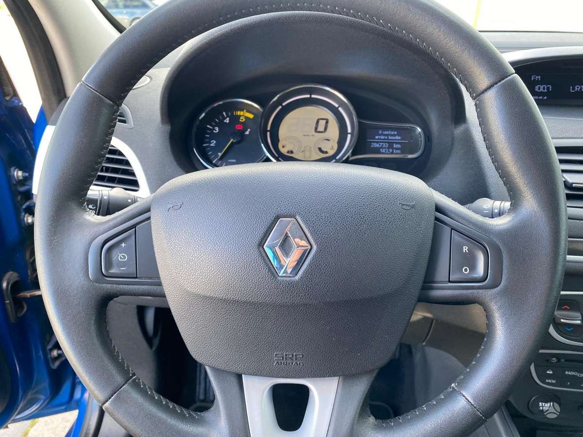 Renault Megane 2011 — photo 14