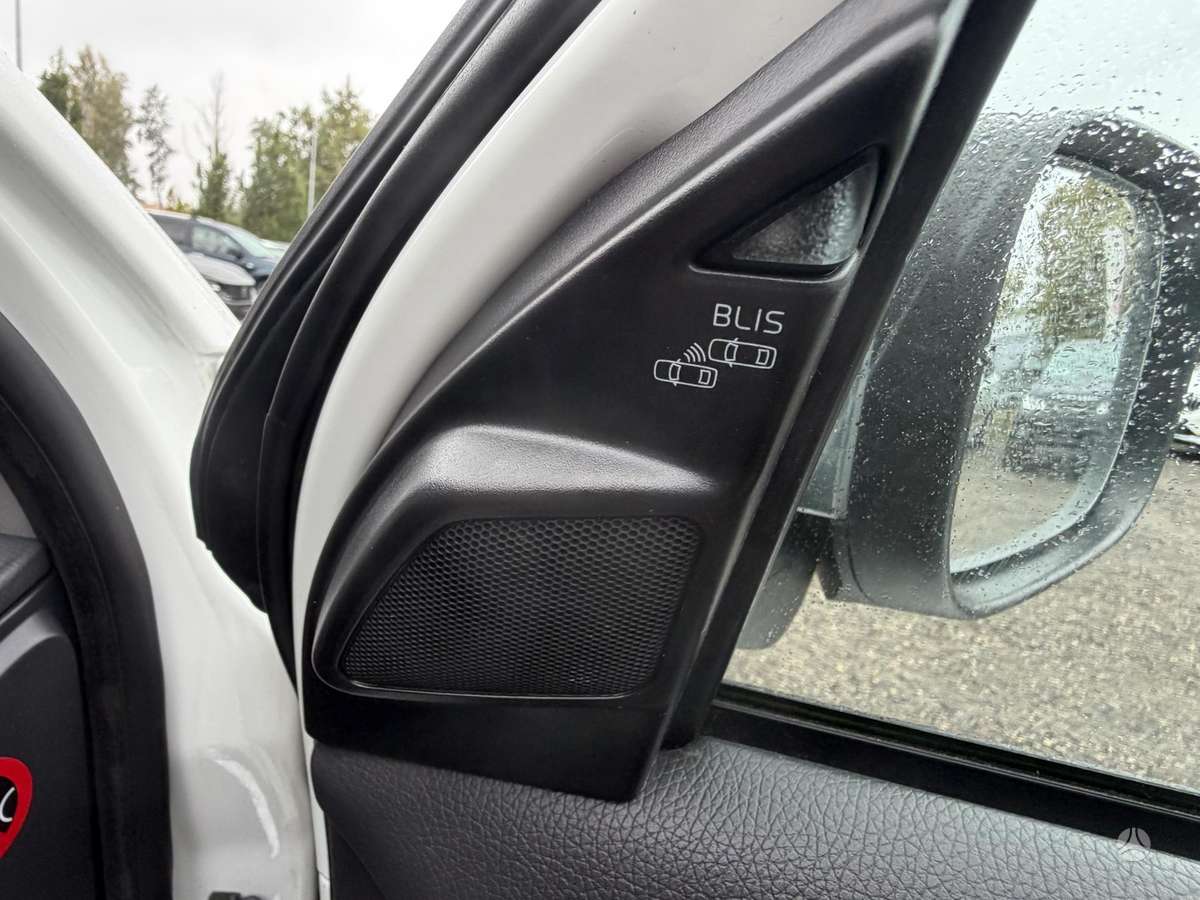 Volvo XC90 2013 — photo 23