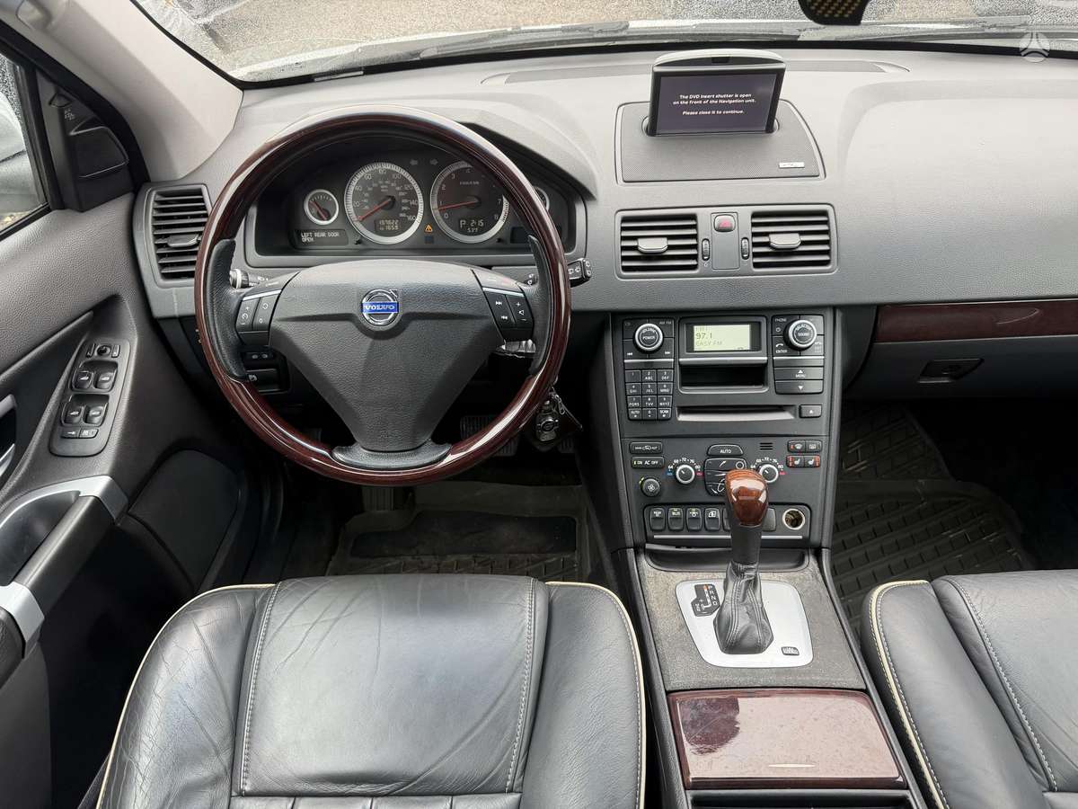 Volvo XC90 2013 — photo 27
