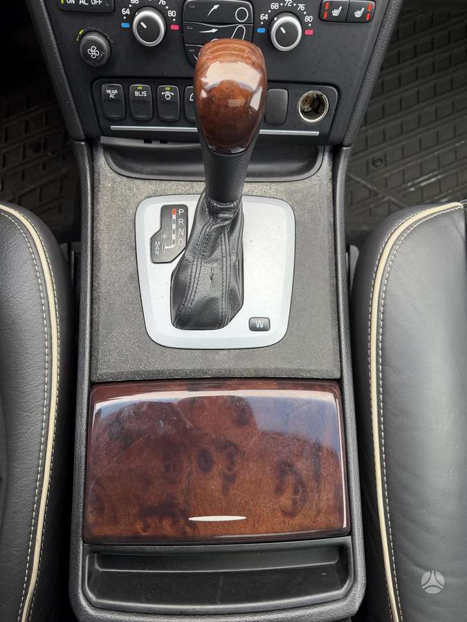 Volvo XC90 2013 — photo 33