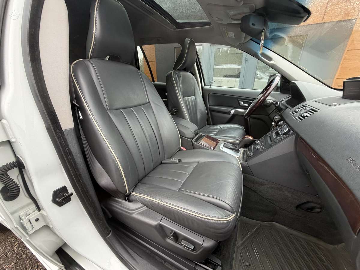 Volvo XC90 2013 — photo 40