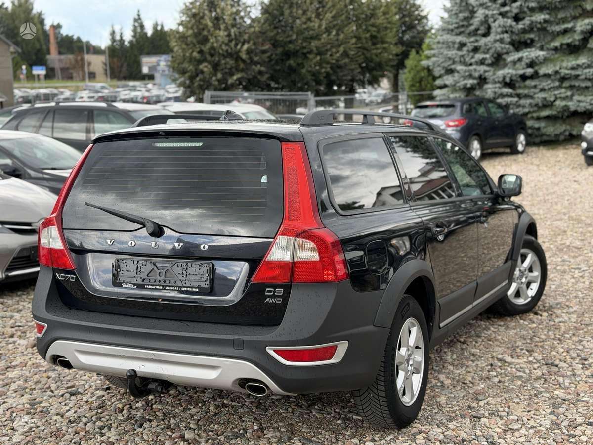 Volvo XC70 2012 — вигляд ззаду