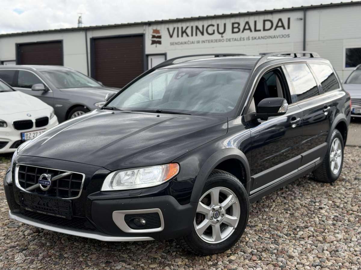 Volvo XC70 2012 — салон